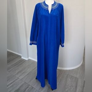 Vintage Vanity Fair Velour Embroidered Trim House Robe Dress Full Zip Long Sz S